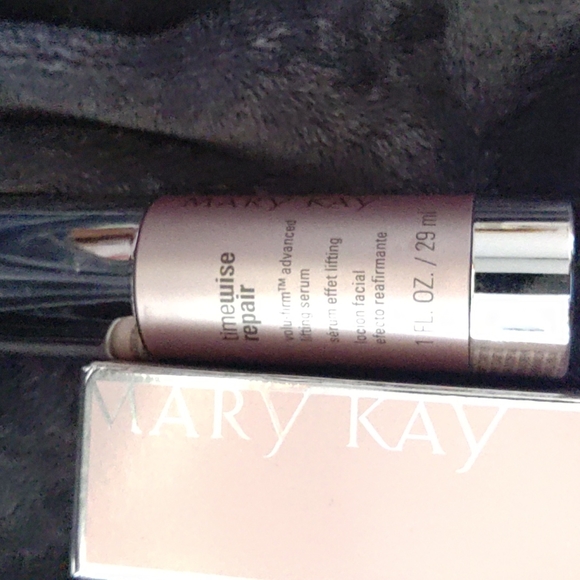 Mary Kay volu-firm advanced lifting serum - Picture 2 of 2